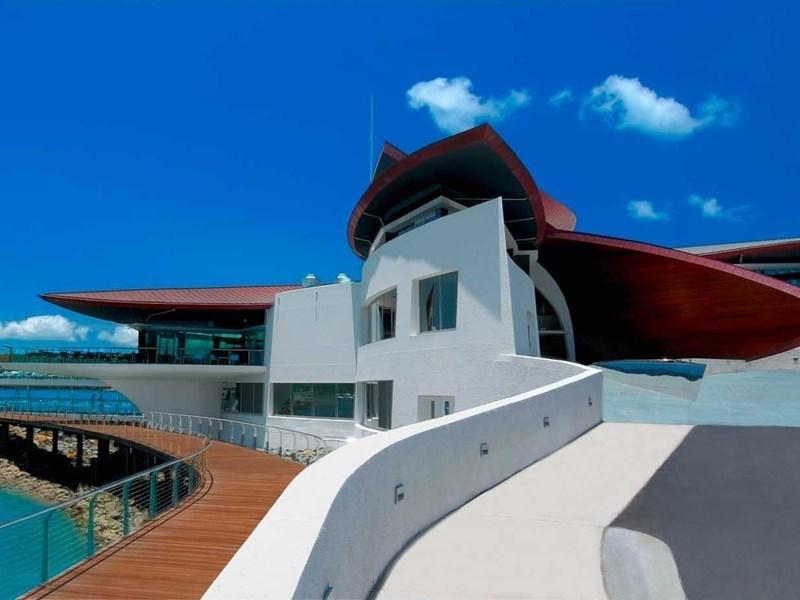 View Hamilton Island Yacht Club Restaurant Background